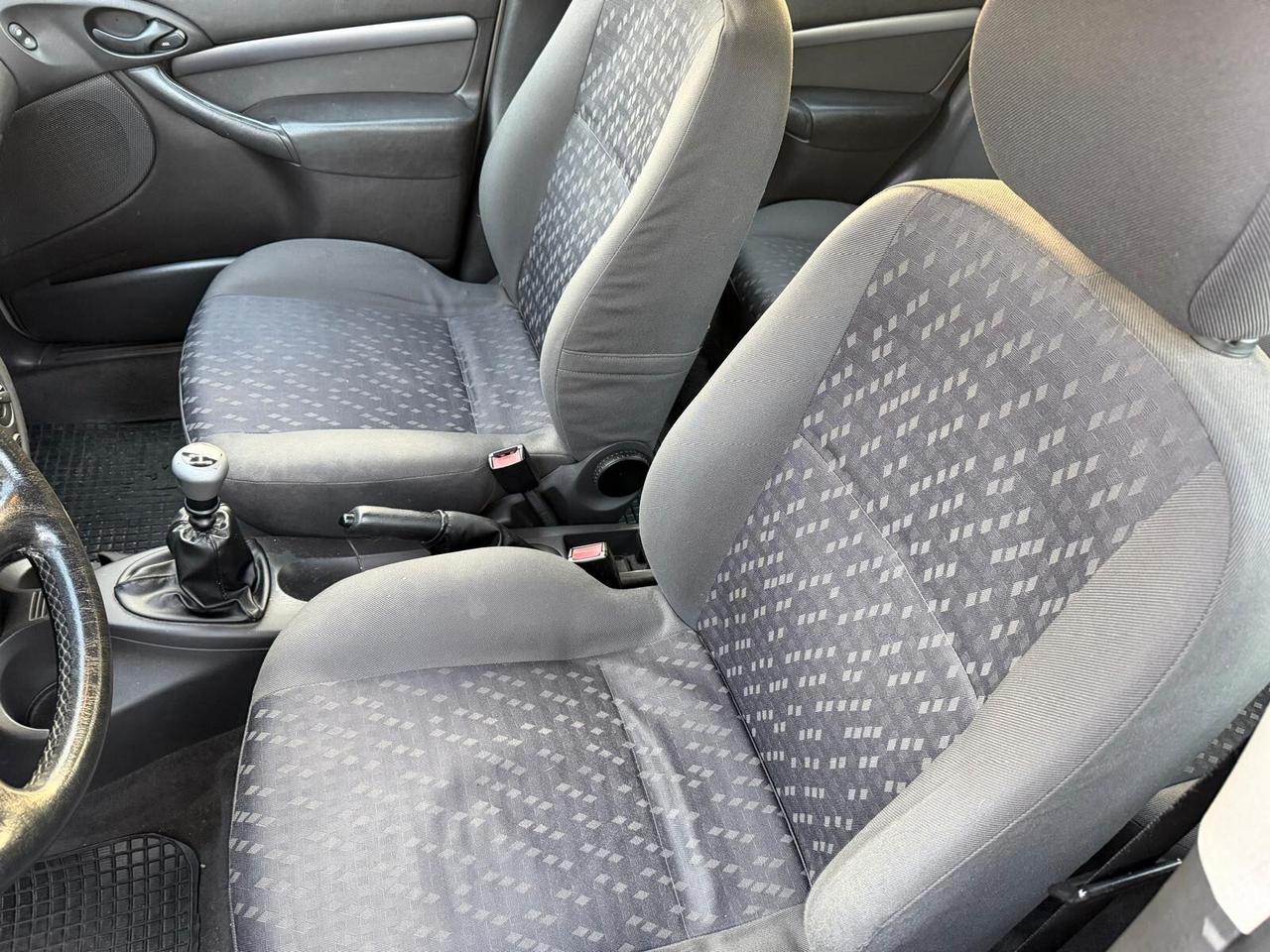 Ford Focus 1.8 TDDi cat 5p. Ghia