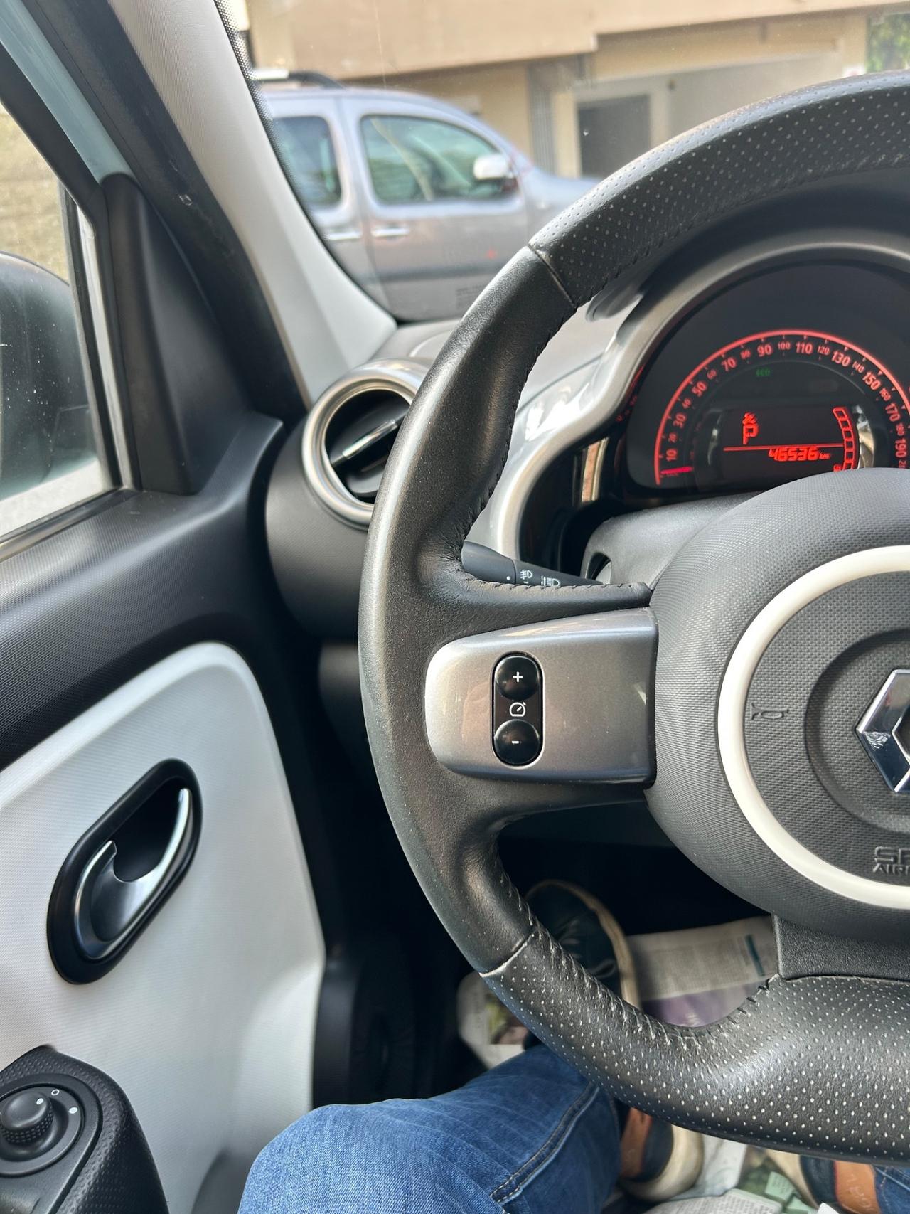 Renault Twingo SCe EDC La Parisienne