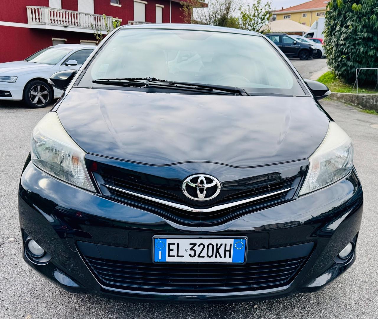 Toyota Yaris 1.0 5 porte Lounge OK NEOPATENTATI