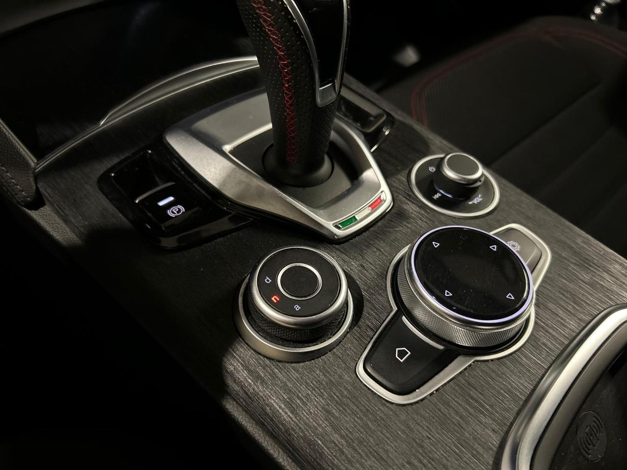 Alfa Romeo Stelvio 2.2 Turbodiesel 190 CV AT8 RWD