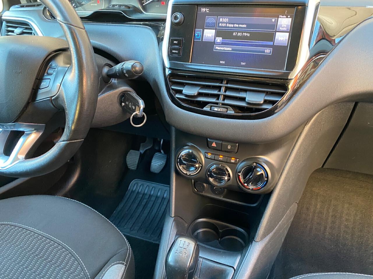 Peugeot 208 1.2 Benzina