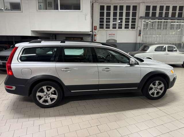 Volvo XC70 XC70 2.4 d5 Momentum awd 205cv geartronic