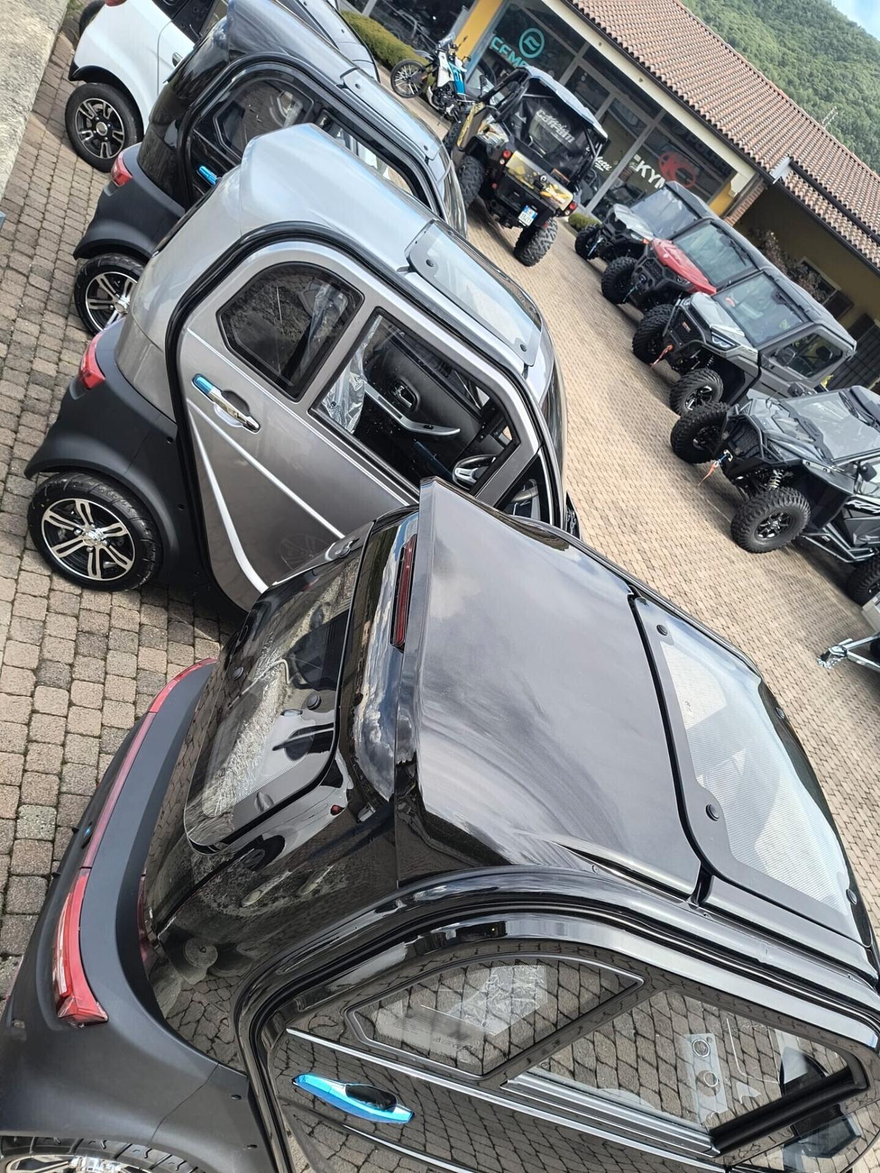 MINI AUTO DISABILI SCOOTER CABINATO ANZIANI