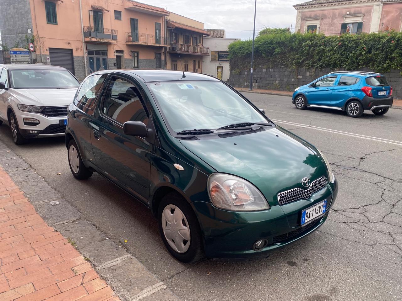 Toyota Yaris 1.0i 16V cat 3 porte Sol