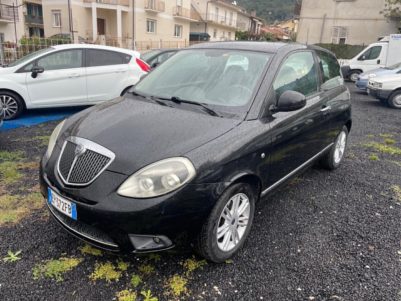 Lancia Ypsilon 1.3 MJT 75 CV Unyca