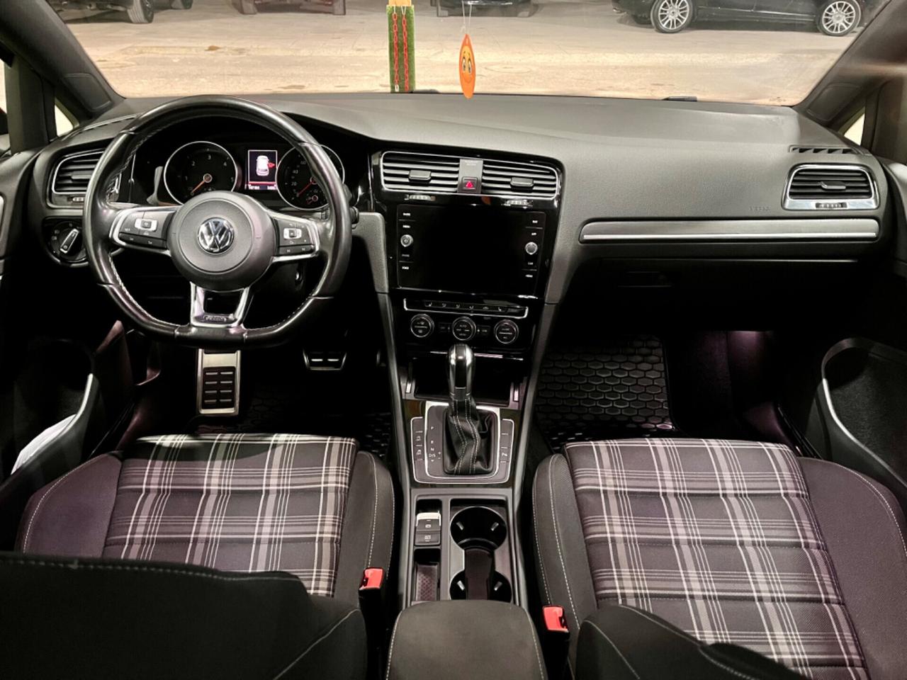 Volkswagen Golf GTD 2.0 TDI DSG 5p