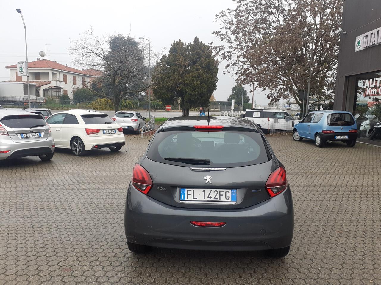 Peugeot 208 PureTech 82 5p. GPL Allure