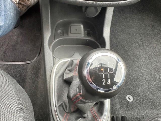 Opel Corsa 1.4 16V 5 porte Sport
