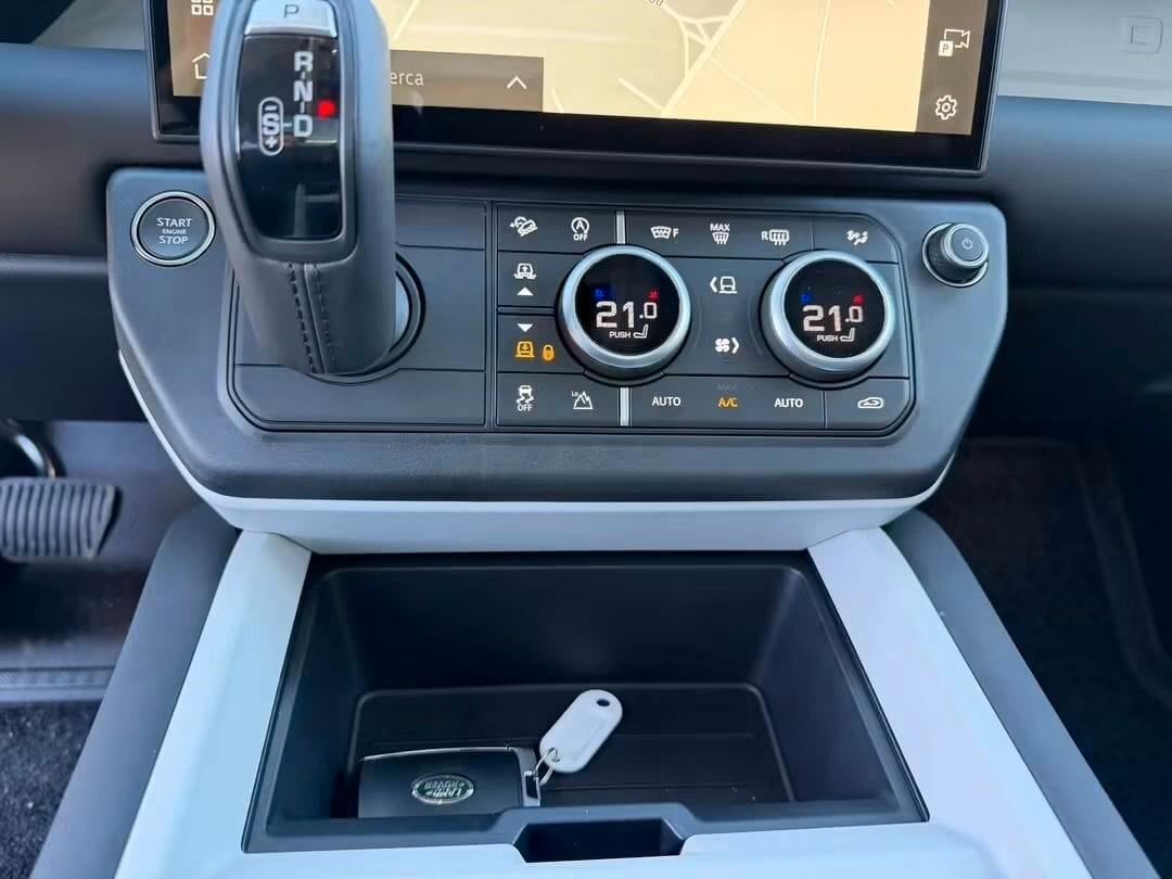 Land Rover Defender 90 3.0D I6 200 CV AWD Auto X-Dynamic SE