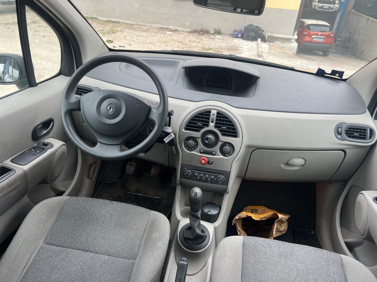 Renault Modus 1.2 16V Saint Tropez