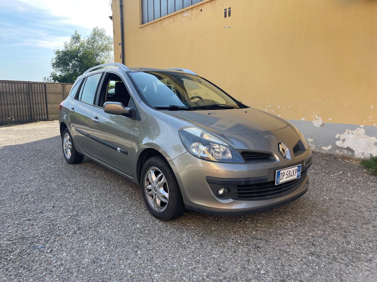 Renault Clio 1.2 16V SporTour Dynamique