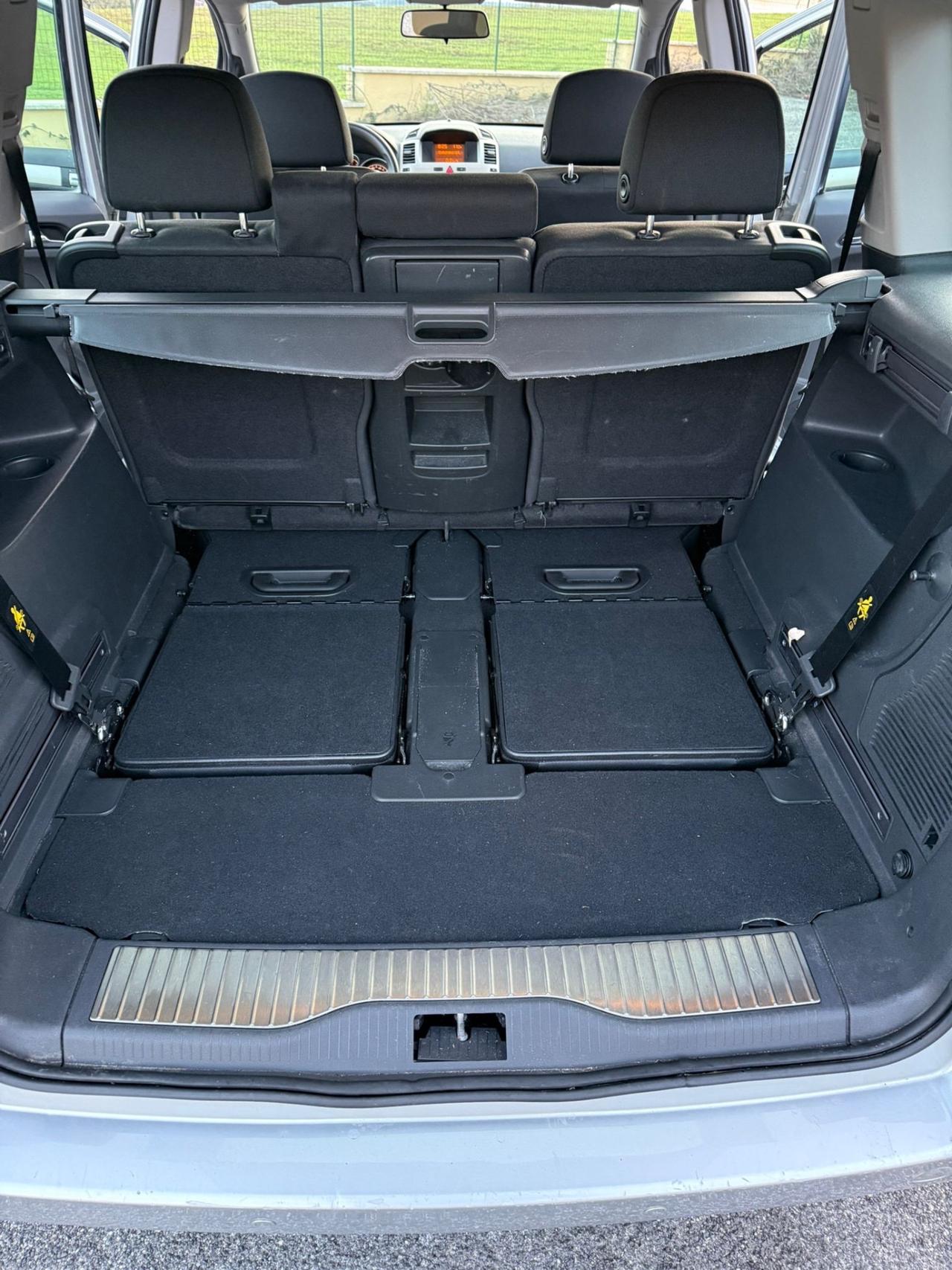 Opel Zafira 1.6 16V VVT Club