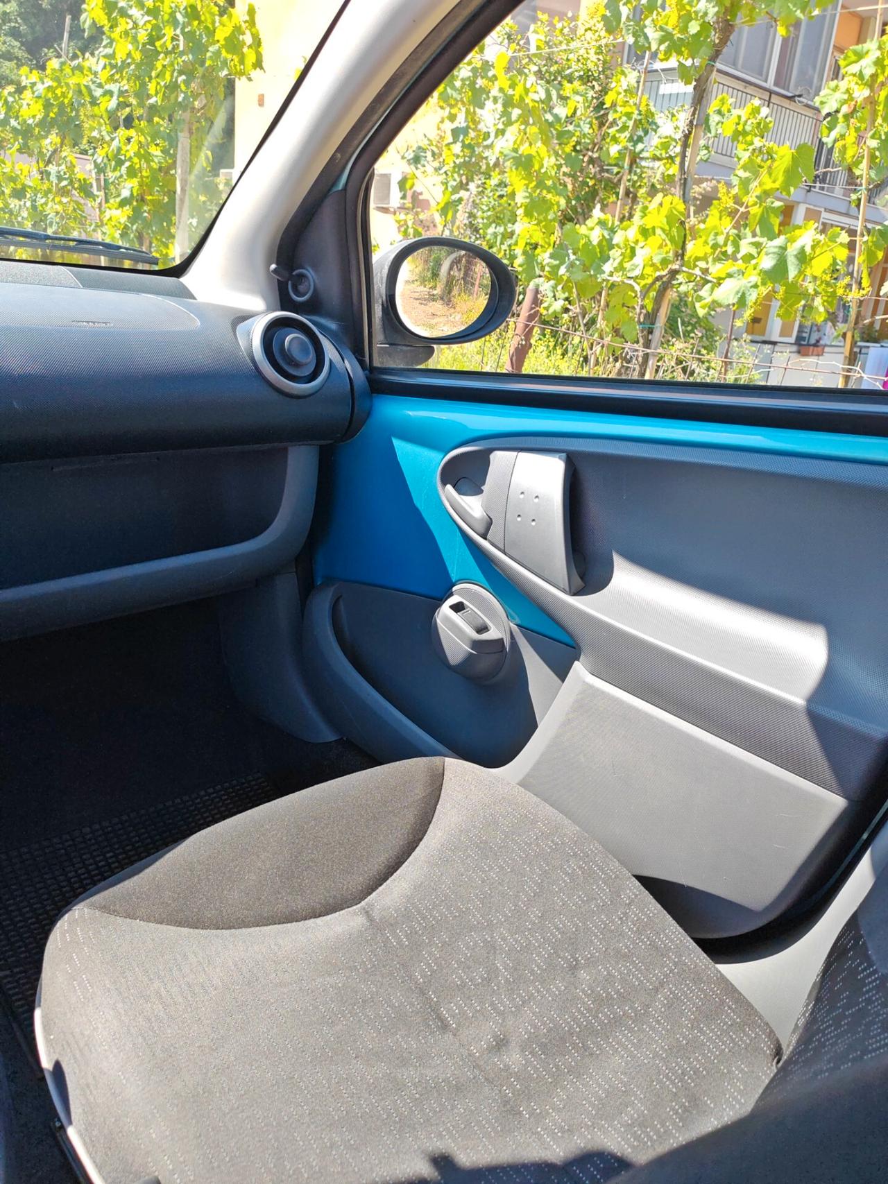 Peugeot 107 RESTYLING PERFETTA VOMERO 2011