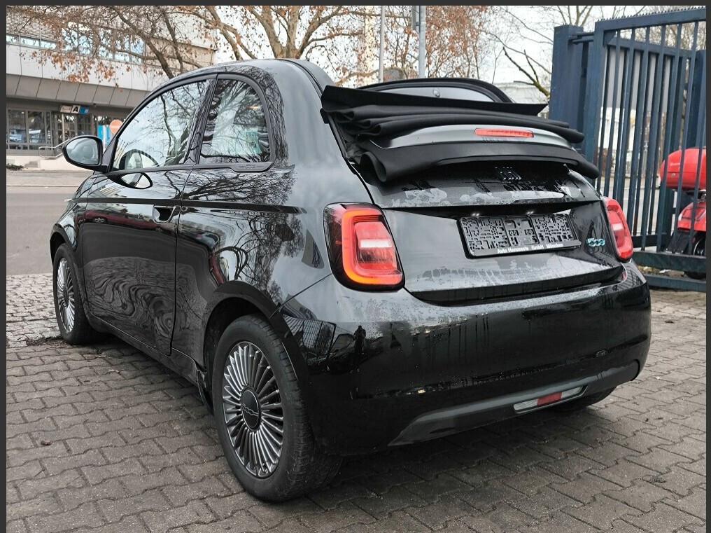 Fiat 500 500e Icon AUT ACC TEMP NAVI KLIMAAUT SHZG