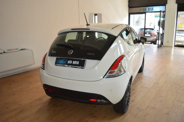 LANCIA Ypsilon 1.0 FireFly 5 porte S&S Hybrid Silver
