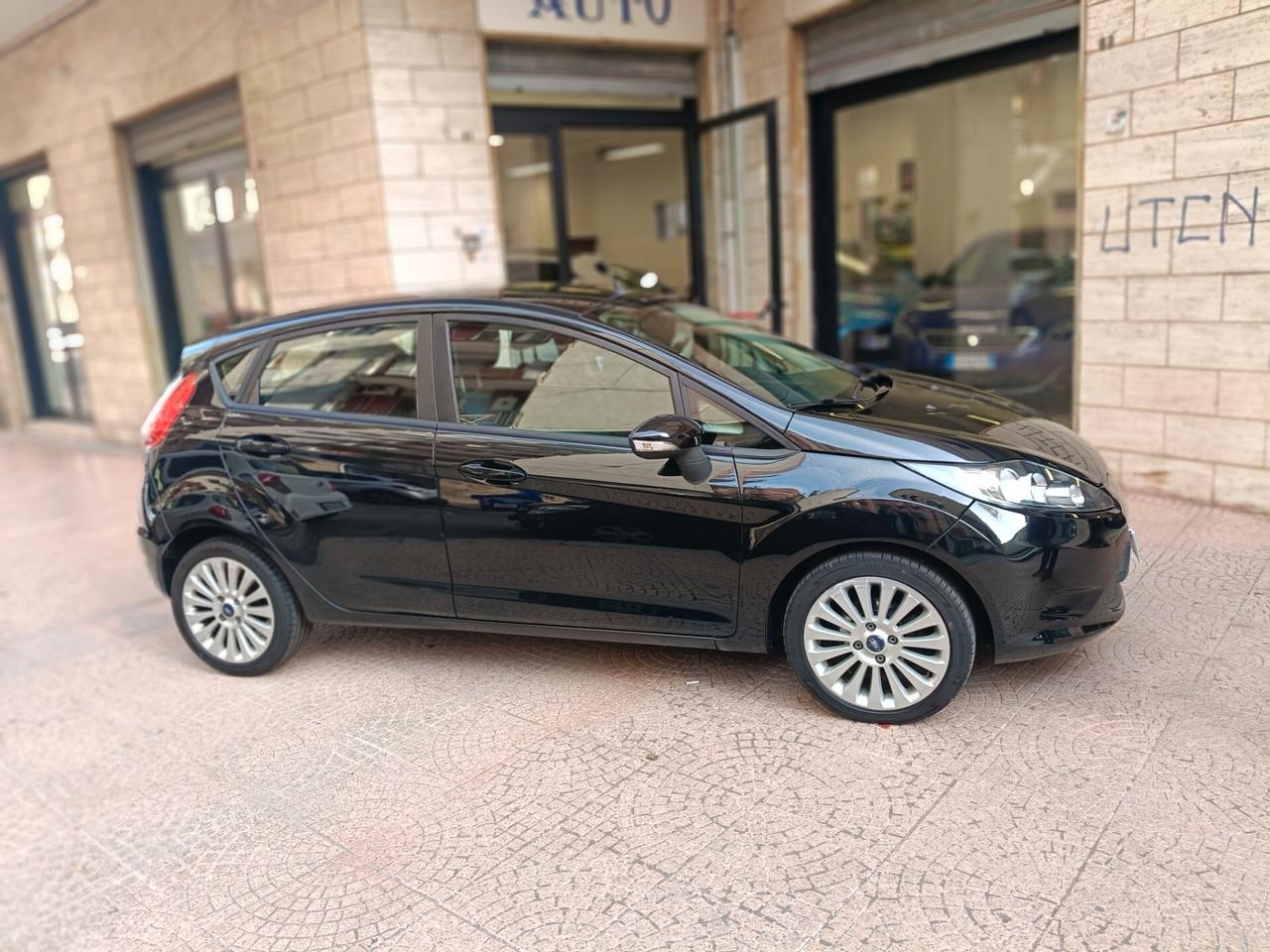 FORD FIESTA 1.4 TDCi 5 PORTE-NEOPATENTATI-Euro6590