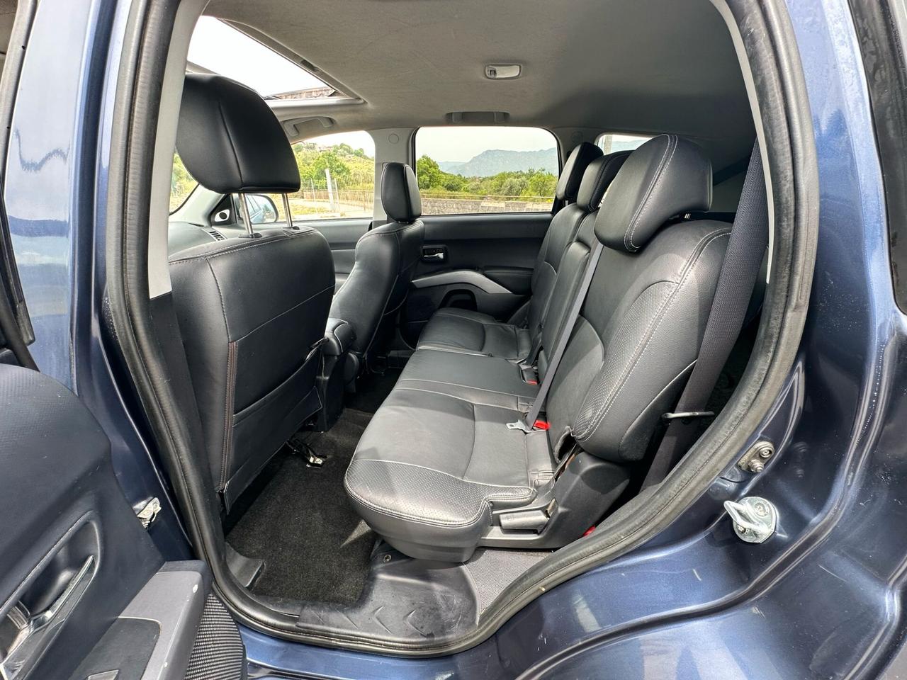 Mitsubishi Outlander 2.2 DI-D DPF 7 posti