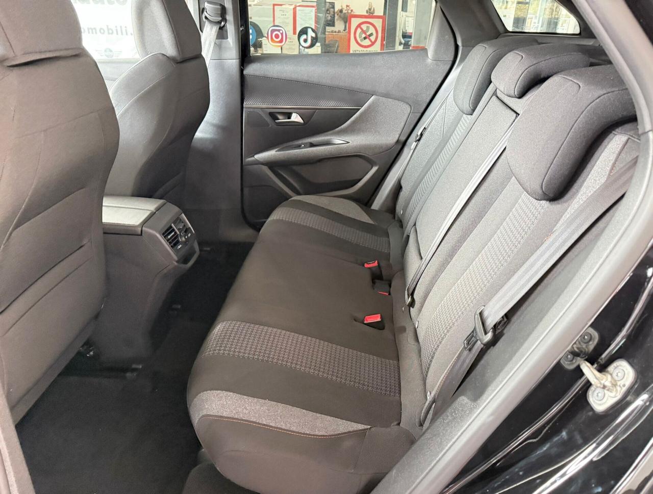 Peugeot 3008 BlueHDi 130 S&S Business
