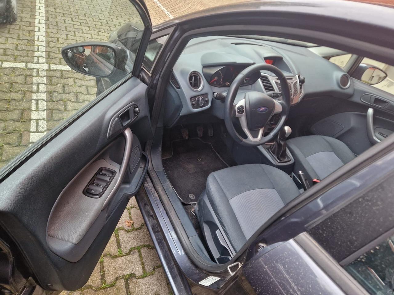 Ford Fiesta 1.6 TDCi 95 CV 5p. Titanium perfetto stato