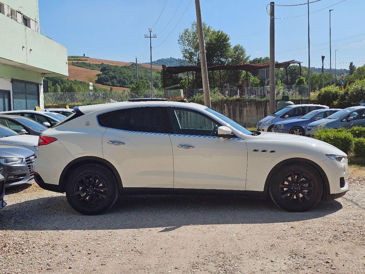 MASERATI LEVANTE V6 DIESEL 250CV Q4 GARANZ 12 MESI FINANZ