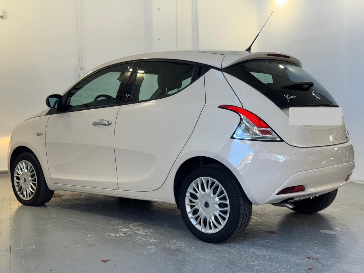 Lancia Ypsilon 1.2 69 CV 5 porte Opening Edition