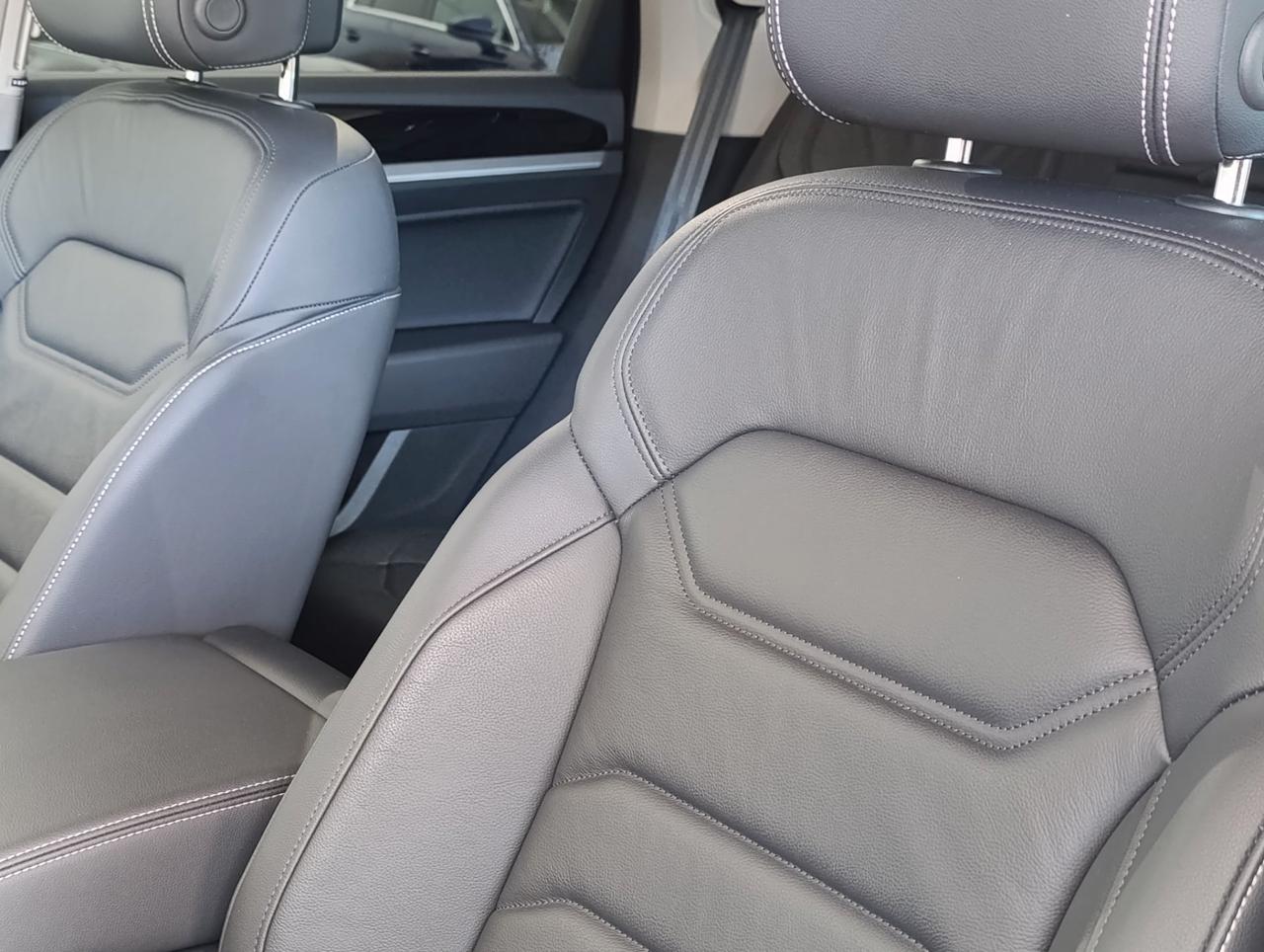 Volkswagen Touareg 3.0 V6 tdi scr Elegance 231cv auto