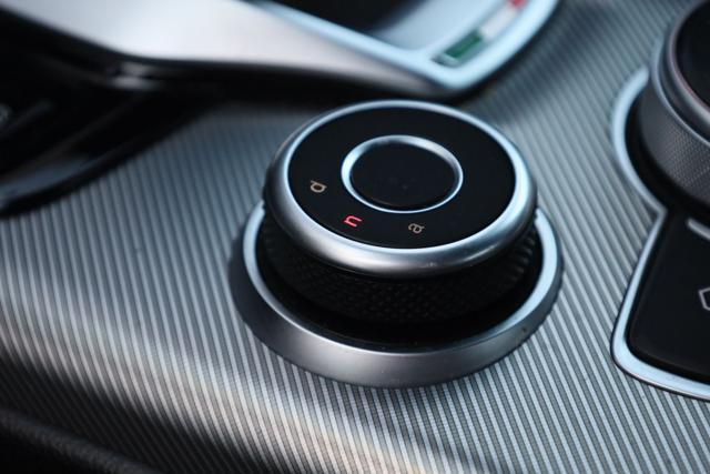 ALFA ROMEO Giulia 2.2 Turbodiesel 210 CV AT8 AWD Q4 Veloce