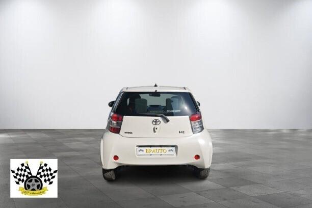 Toyota iQ 1.0
