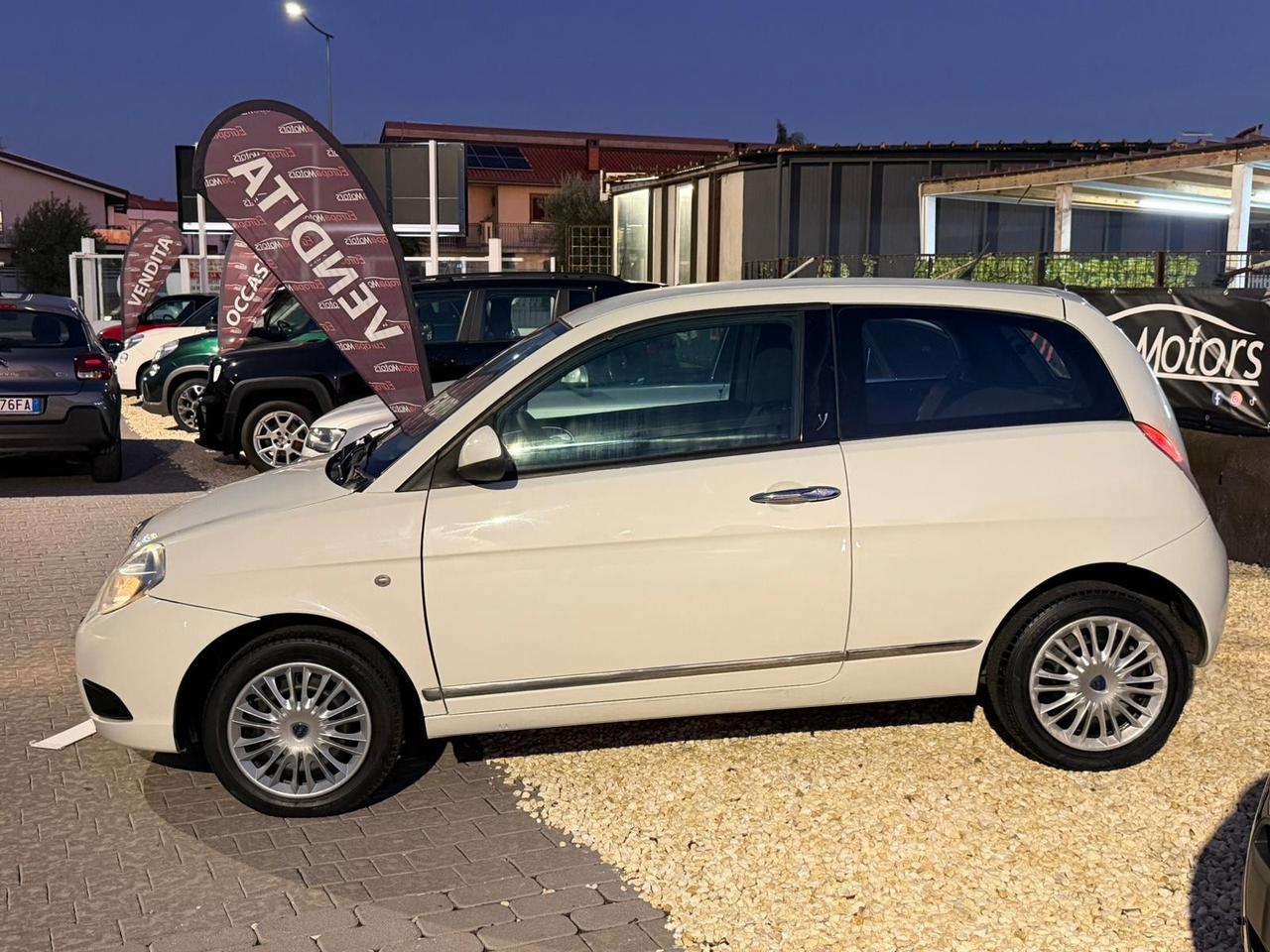 Lancia Ypsilon 1.2 Argento