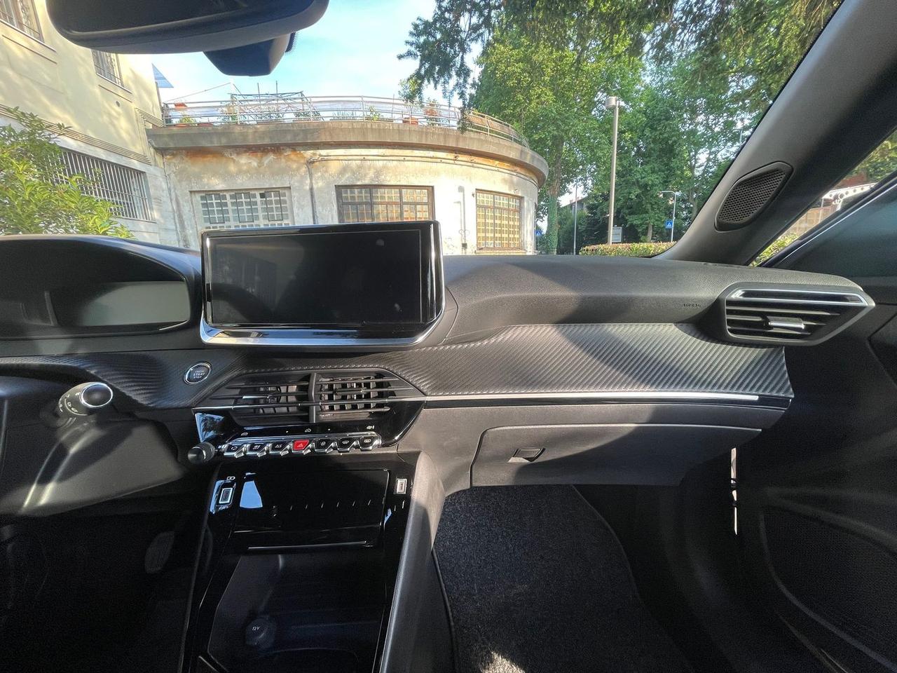 Peugeot 2008 Allure 1.2 PureTech 100 #5940
