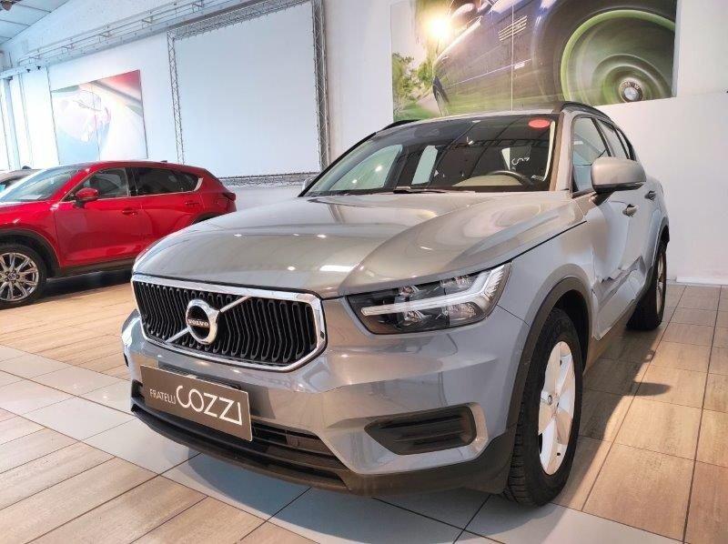 Volvo XC40 (2017-->) D3 Geartronic Momentum