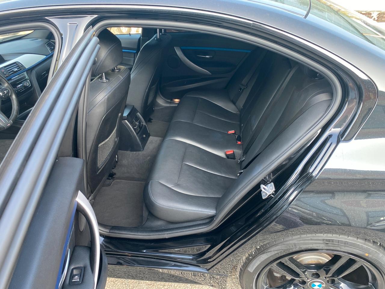 Bmw 318 318i M-SPORT Benzina Automatica 136 Cv. Full Black