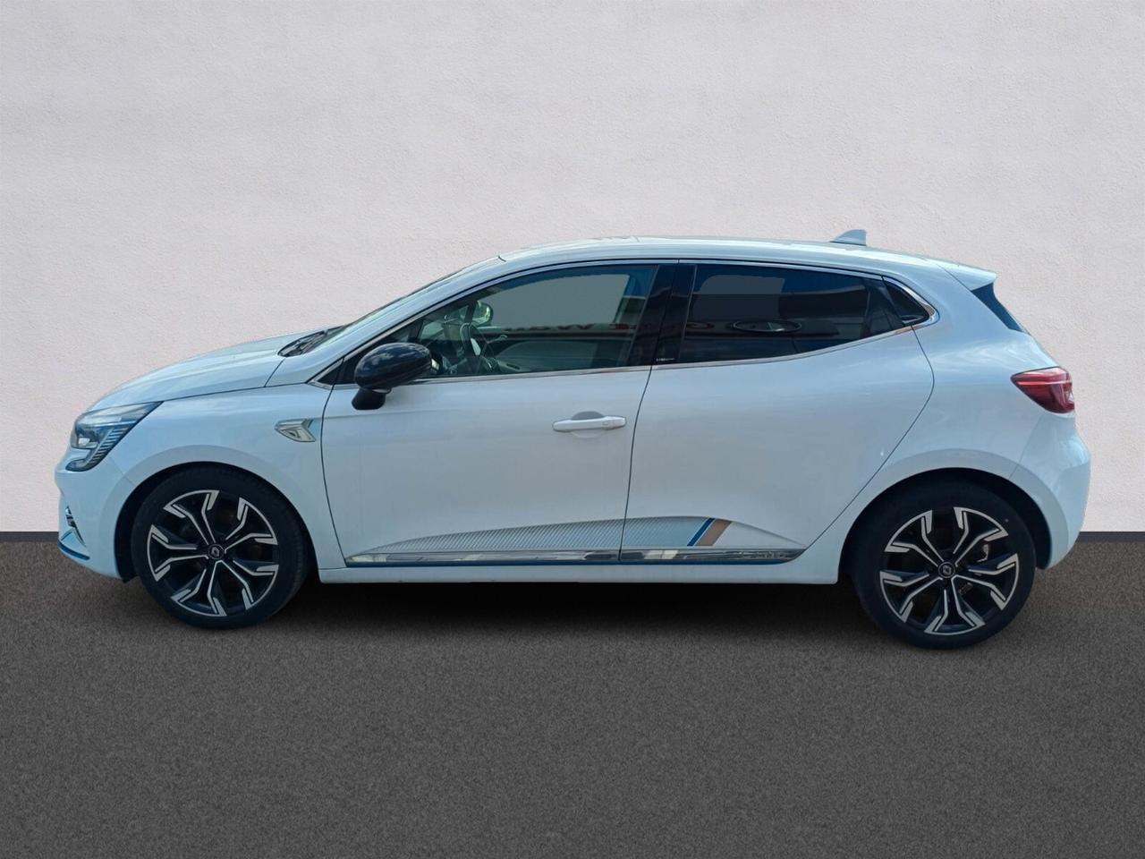 Renault Clio Full Hybrid E-Tech 140 CV | da €224 al mese