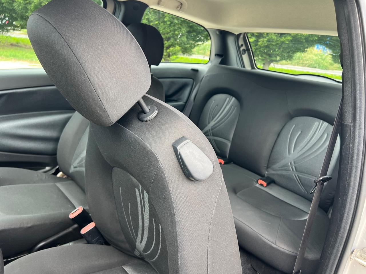 Lancia Ypsilon 1.3 MJT 75 CV Platinum