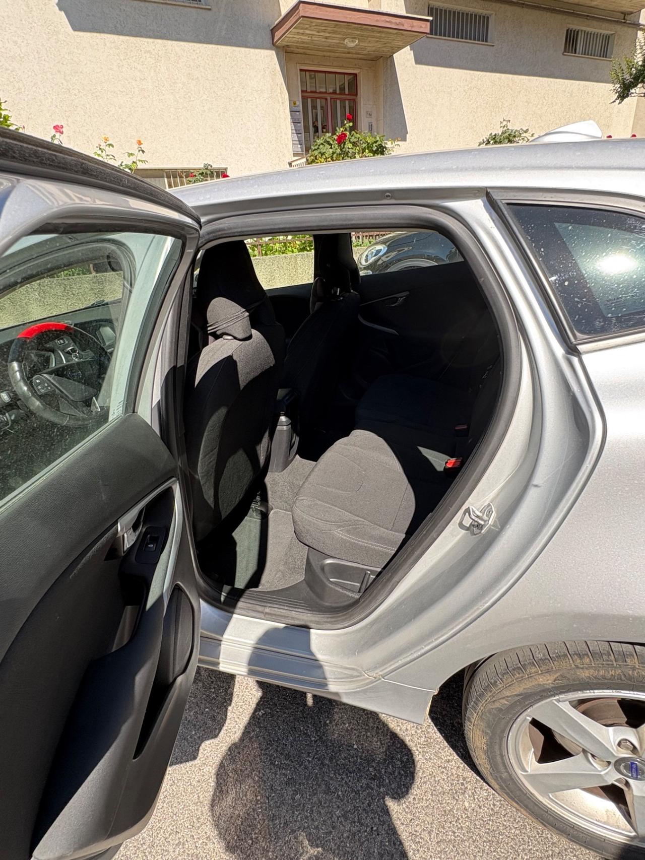 Volvo V40 D2 1.6 Summum