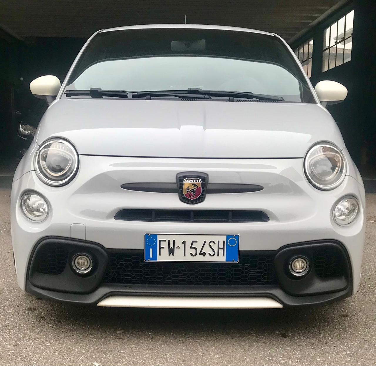 Abarth 595 1.4 Turbo T-Jet 180 CV Esseesse