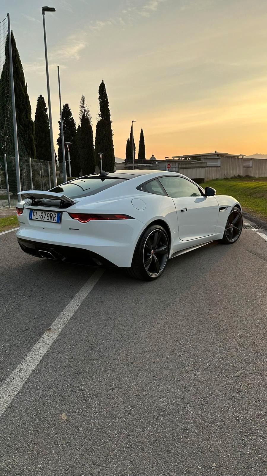 Jaguar F-Type 2.0 aut. Convertibile R-Dynamic