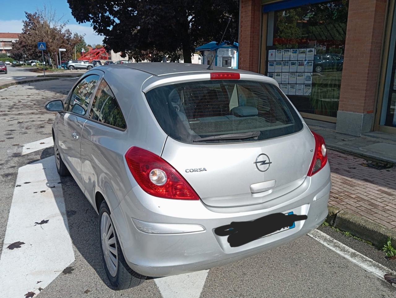 Opel Corsa 1.2 3 porte Club