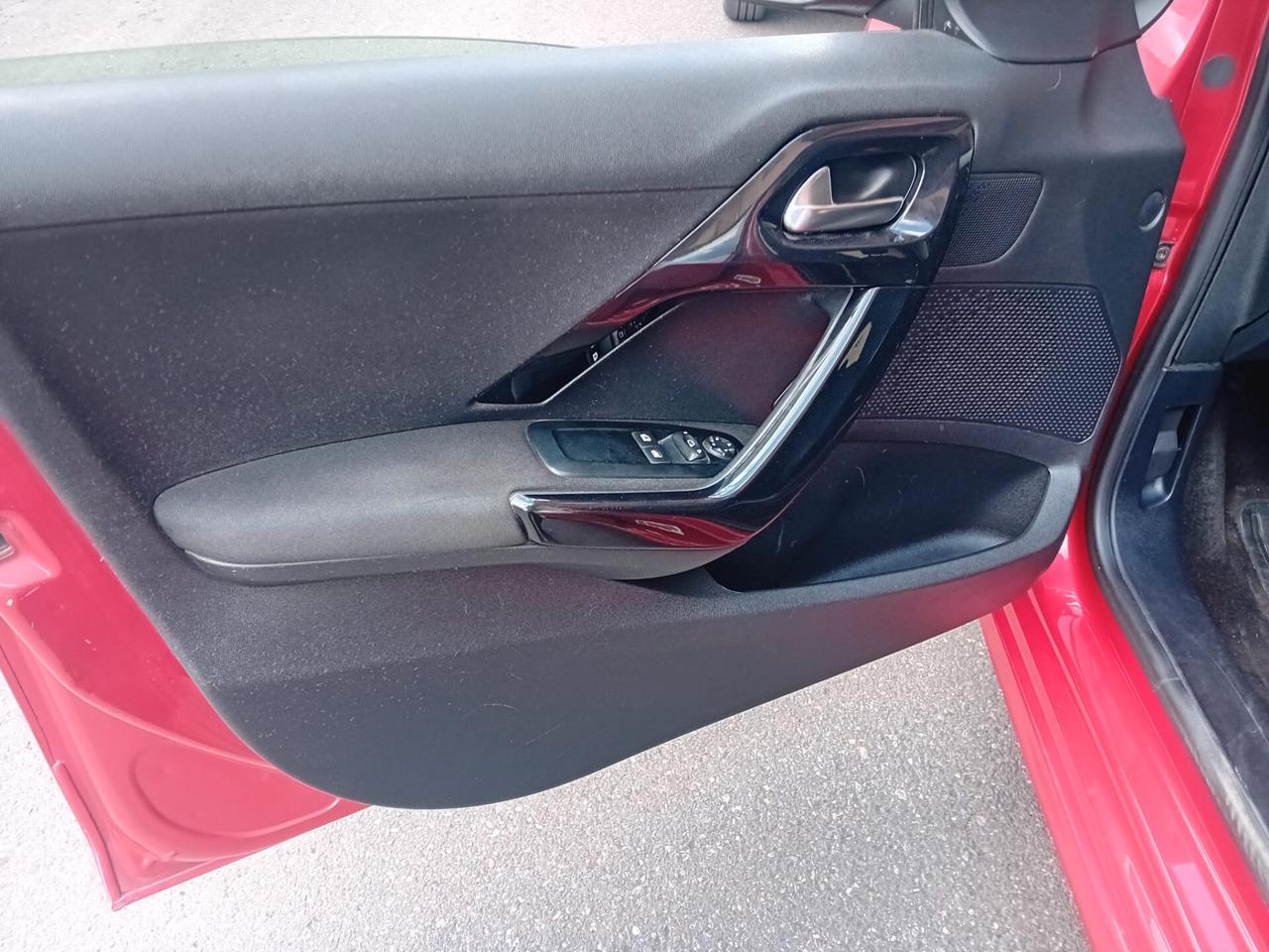 Peugeot 208 1.4 HDi 68 CV 5 porte Active