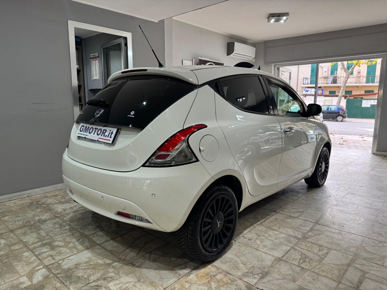 Lancia Ypsilon 1.3 MJT 95 CV 5 porte S&S Gold