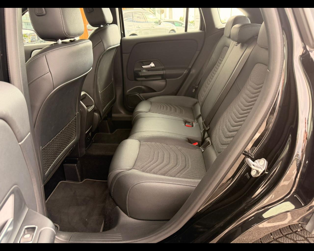 Mercedes-Benz GLA 200D SPORT PLUS AUTO