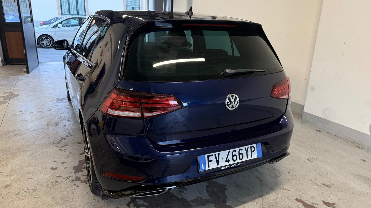 Volkswagen Golf 1.0 TSI 115 CV 5p. Sport R LINE