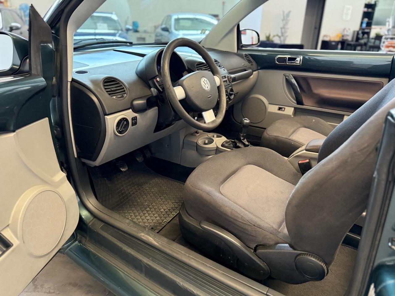 Volkswagen New Beetle 1.6 Cabrio