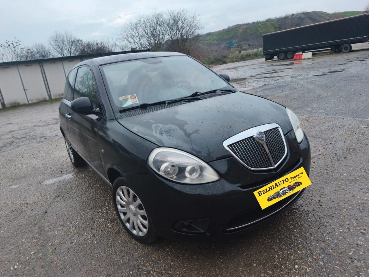 Lancia Ypsilon 2011---1.2 Benzina Neopatentati