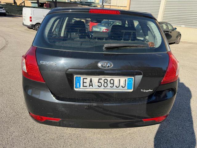 KIA cee'd 117,150km 1.4 90CV 5p. EX nessun lavoro da fare