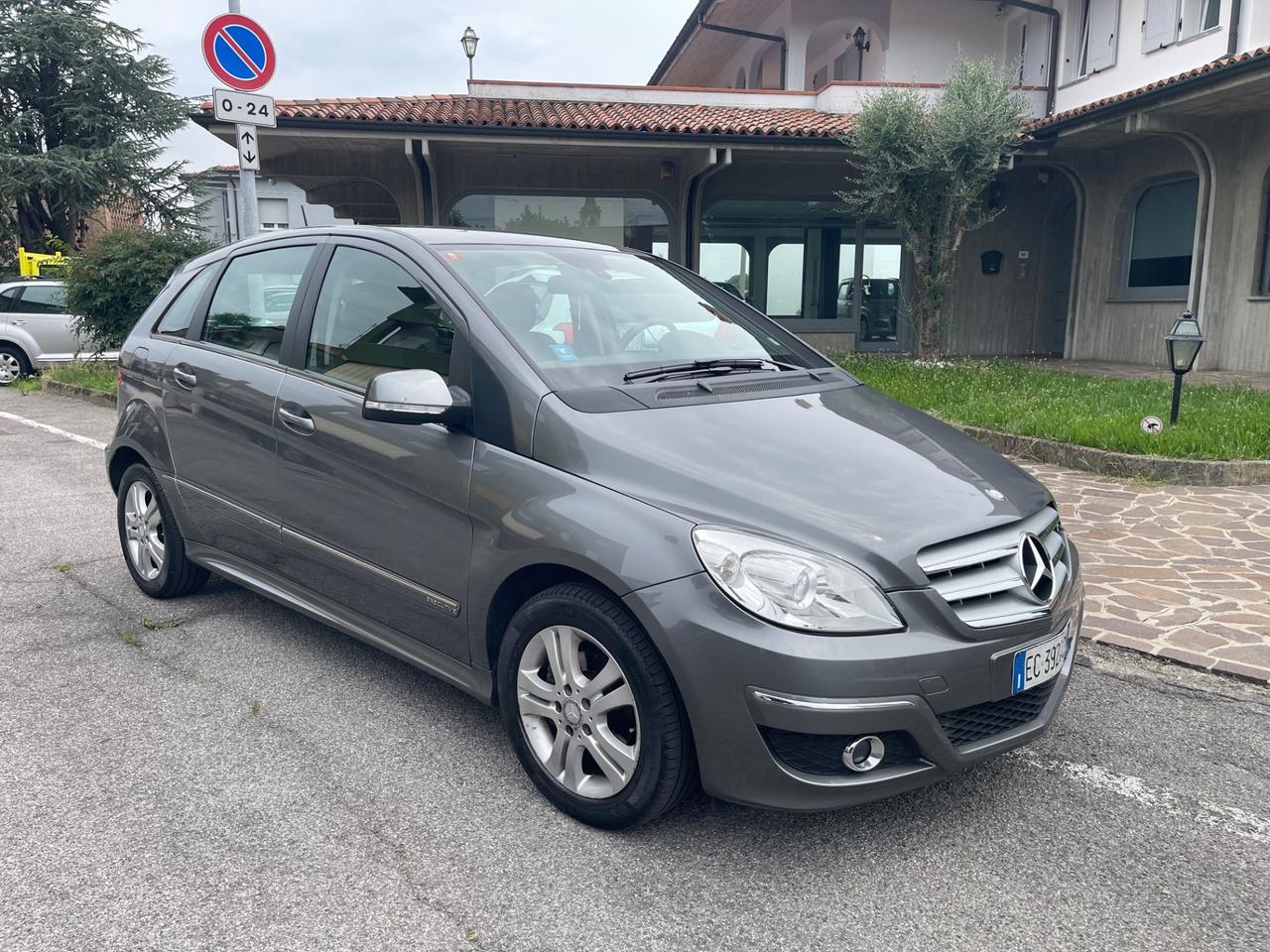 Mercedes-benz B 180 AUTOMATIC Executive