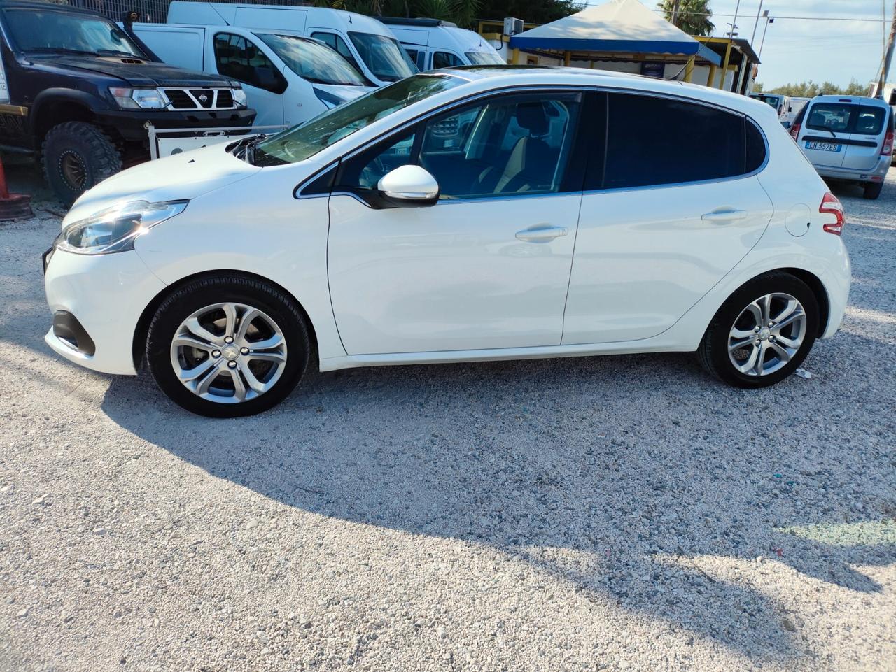 Peugeot 208 PureTech 82 5 porte Allure GPL
