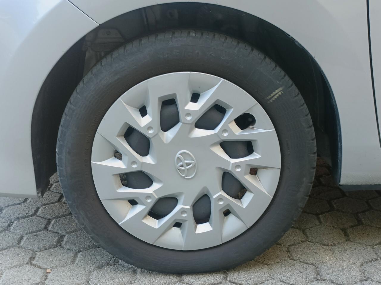 Toyota Aygo Connect 1.0 VVT-i 72 CV 5 porte x-play