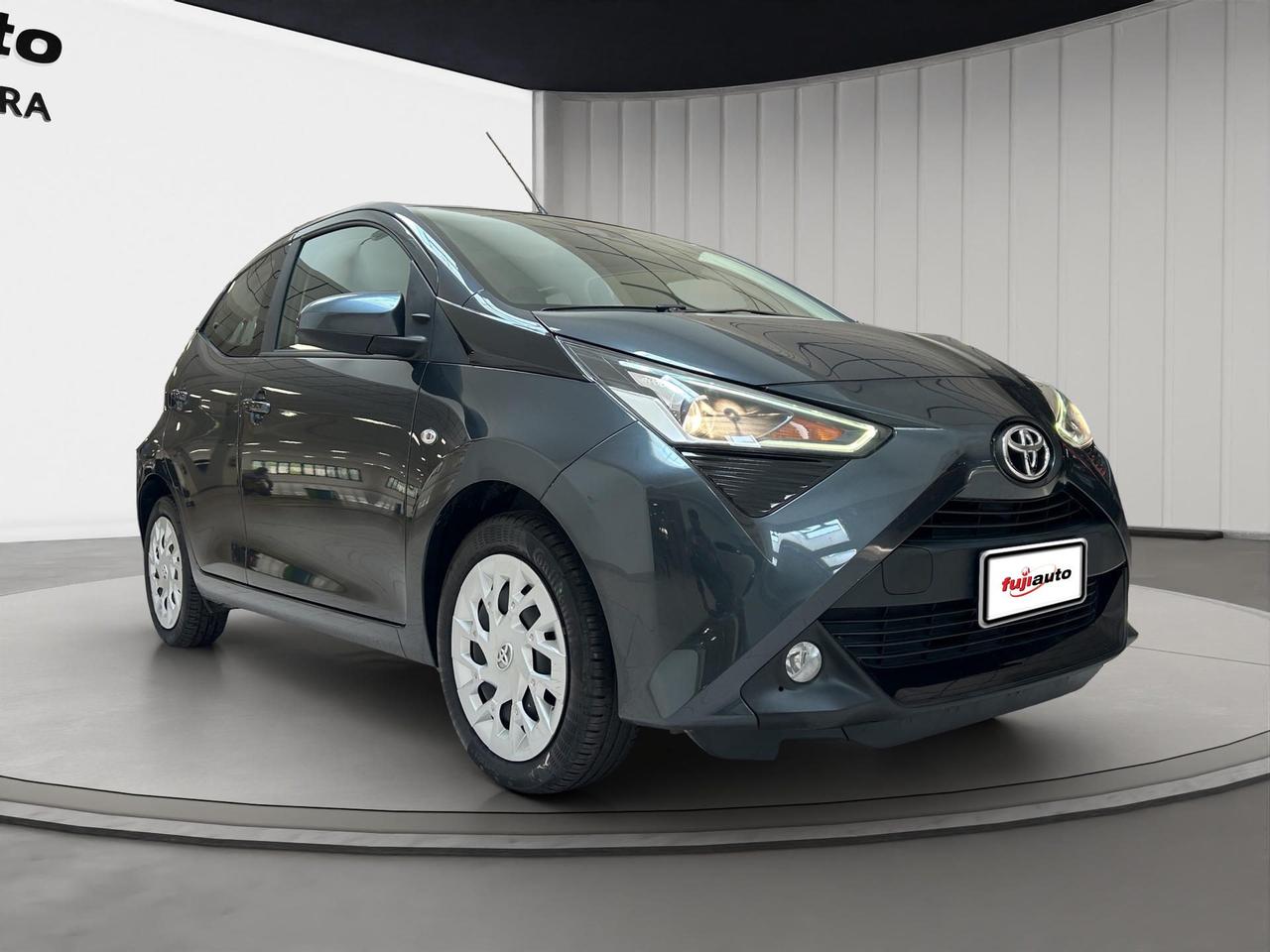 Toyota Aygo 5p 1.0 x-play m-mt 72cv