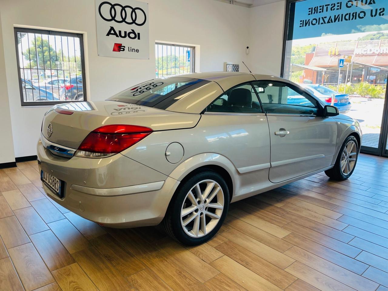 Opel Astra Cabrio TwinTop 1.9 Diesel 150CV Cosmo